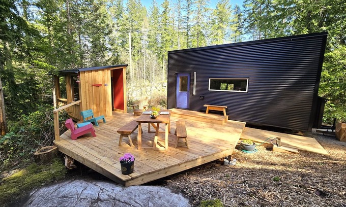 Lund Casa | (NEW) Designer Tiny Home Nestled in Tranquil Forest- Nature Lover's Paradise