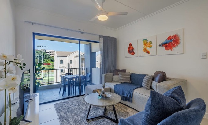 Umhlali Apartamento | Modern 2BR in Ballito Village |Inverter | Sleeps 4