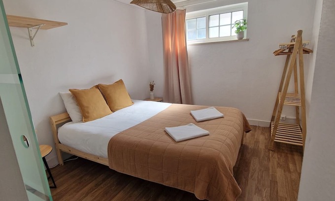 Sao Simao Apartamento | Discover this charming apartment.