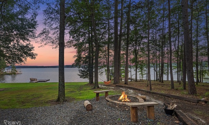 Homer Apartamento | Cypress Bungalow on Lake Claiborne +RV pad
