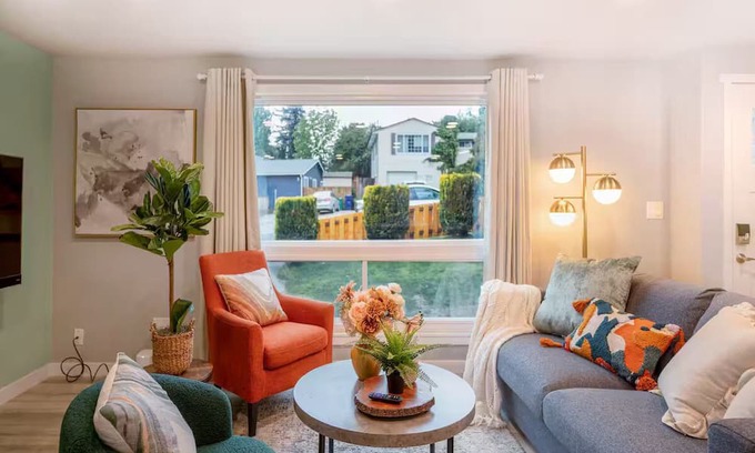 Bryn Mawr-Skyway Casa | Modern 5Bd+3Ba Remodeled Home with BBQ + Backyard