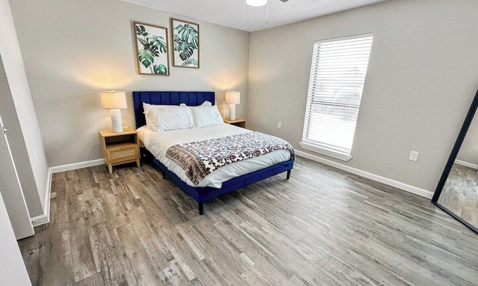 Addison Apartamento | 2104 · Cozy Addison Apt, Free Park Wi-Fi, Pool & Gym
