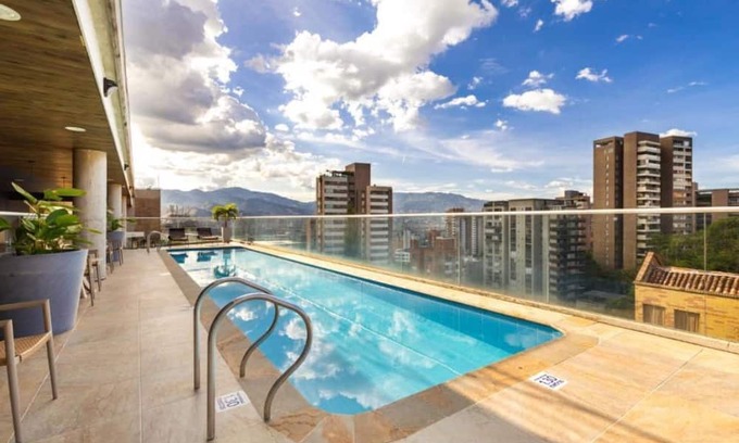 El Castillo Apartamento | El Poblado cerca a Provenza, cool apartamento con piscina y zonas para compartir