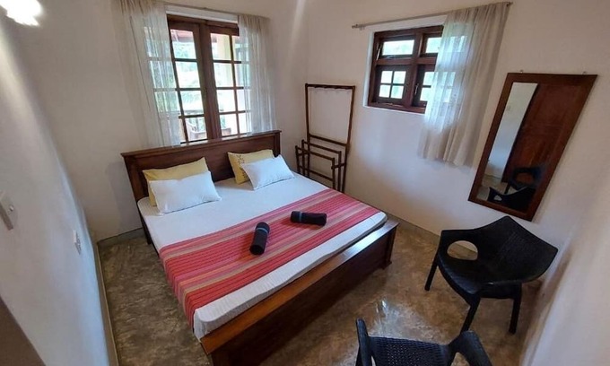 Kandy Cama Y Desayuno | Mystique Hideout : Family Double Room