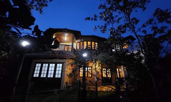 Kandy Cama Y Desayuno | Mystique Hideout : Double Room with Balcony