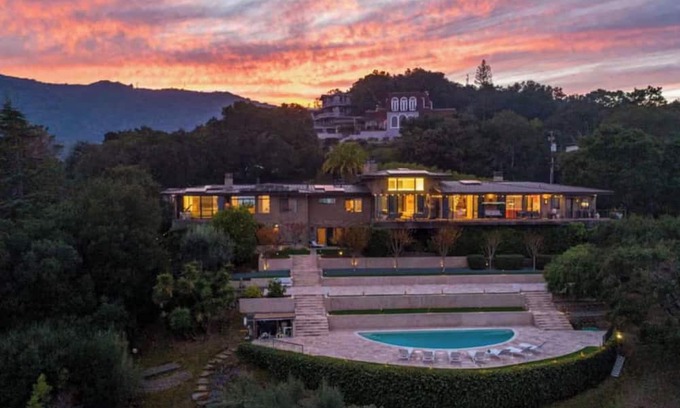 Loyola Casa | Spacious 7-bedroom house in serene Los Altos Hills