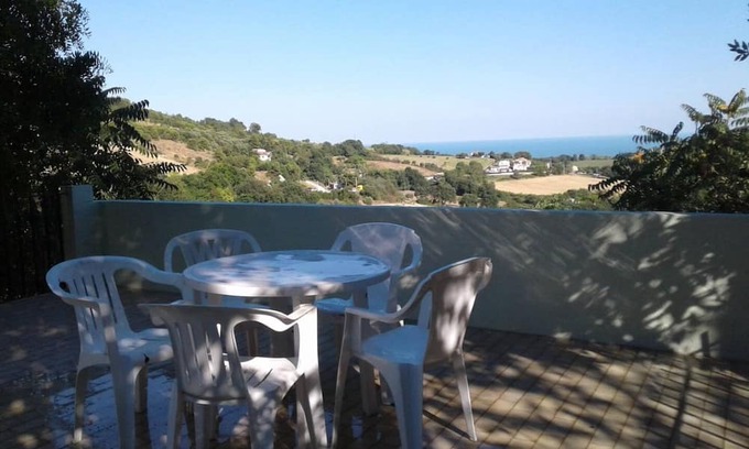 Camerano Apartamento | A44 – Ancona, three-room apartment with terrace surrounded by nature