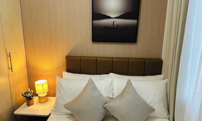 Salcedo Village Condominio | Cozy 2-bedroom condo with AC, WiFi in pleasant Makati