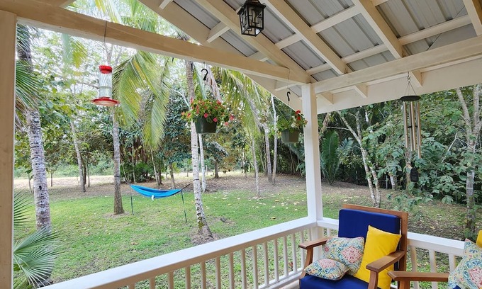 Spanish Lookout Cabaña | Charming 2-bedroom cottage in tranquil Spanish Lookout with AC, WiFi