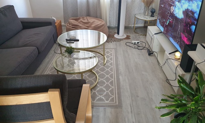 Gelsenkirchen-West Apartamento | Charming Gelsenkirchen Apartment with Central Heating