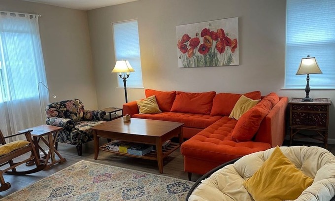 Middletown Casa | Tangerine Cottage spacious home