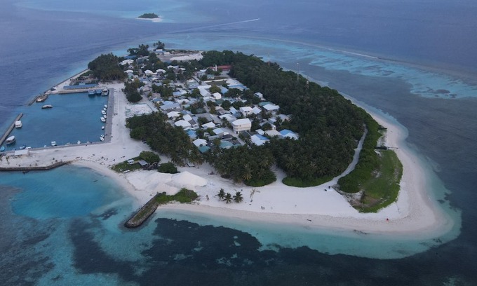 Dhonfanu Casa | 4-bedroom house in charming Baa Atoll with AC, WiFi