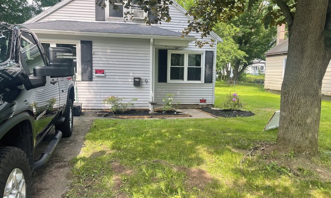 Baldwinsville Casa | Charming 3-bedroom house in wonderful Baldwinsville with WiFi