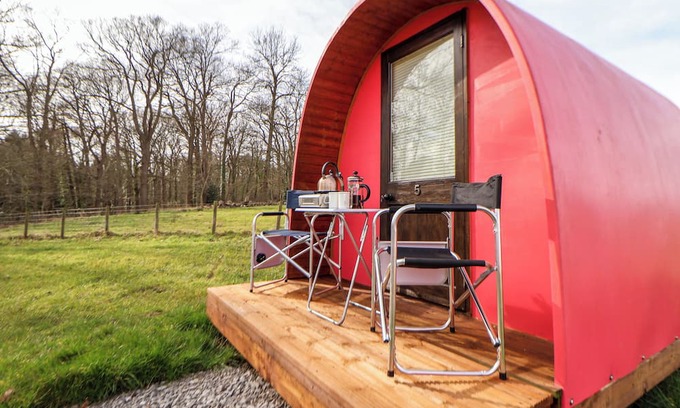 Trefnant Cabaña | POD 5, pet friendly, country holiday cottage in St Asaph