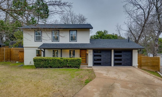 Coronado Hills Casa | Boots and Bourbon Bungalow-Spacious 5-bedroom home in Austin with sauna & pool