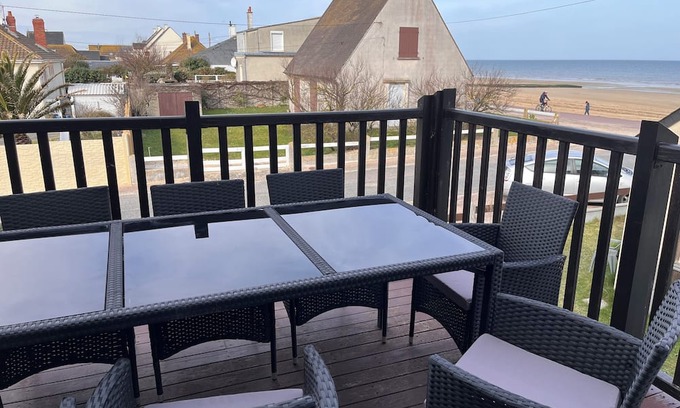 Bernieres-sur-Mer Apartamento | Magnificent apartment with sea view