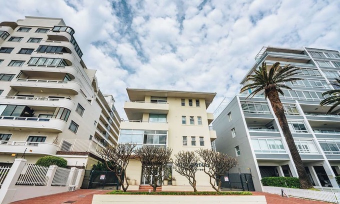 Fresnaye Apartamento | Blue waters beachside studio 50m from the sea