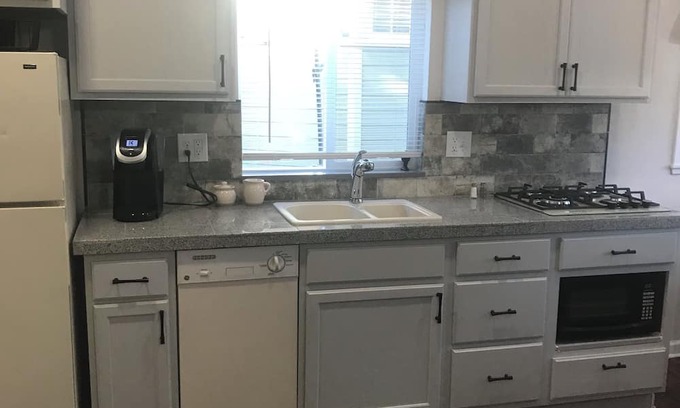 Napa Apartamento | Bottle Rock Cozy studio in charming Napa 15-17 minutes walking to venue.