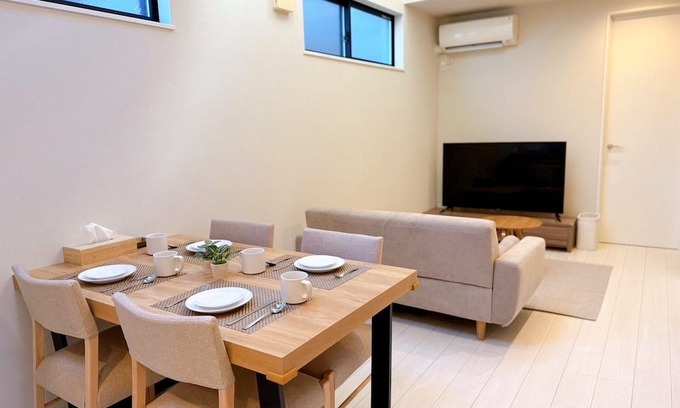 Ikebukuro Casa | Ikebukuro 2 min / Shinjuku 11 min / Shibuya 18 min / Max 8 people / 3 bed rooms / Parking / High speed Wi-fi / Multilingual