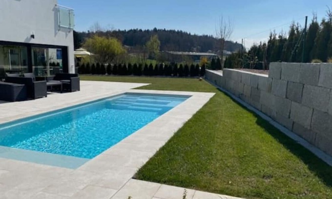 Gurmels Apartamento | Peaceful Swiss Getaway w/Pool, Views & Near Bern