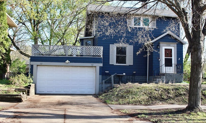 Tangletown Casa | 3-bedroom house in desirable Tangletown of MacGroveland St. Paul