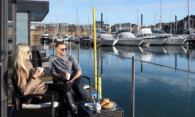 Saint Helier Apartamento | Ormer floating pod in St Helier Marina