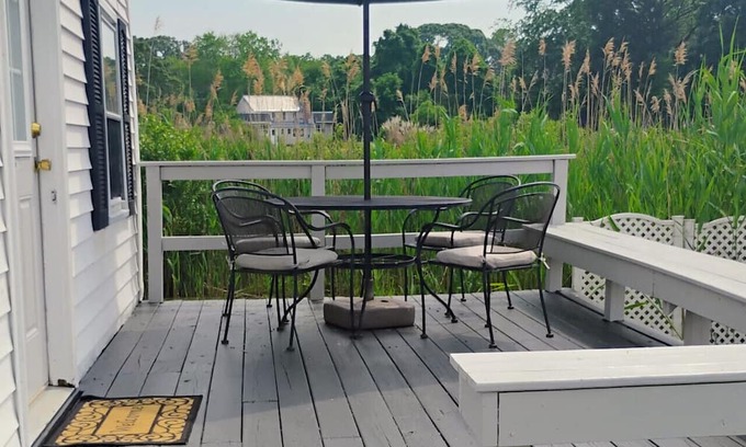 St. Michaels Cabaña | Cottage #5 White Swan At Water with Deck
