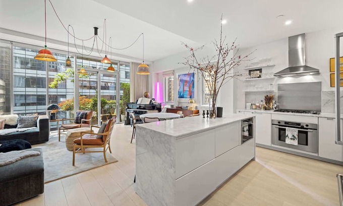 Financial District Condominio | Fulton Place by Rove Travel | 2BR Condo w/Balcony