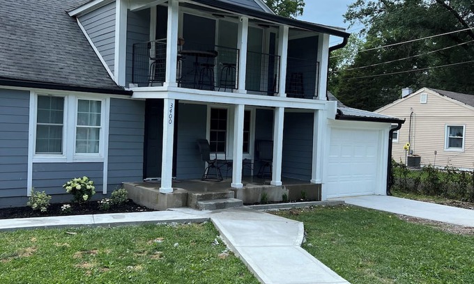 Plainfield Casa | 6 bedroom house in Plainfield. Located near airport and Speedway.