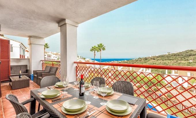 San Roque Apartamento | Relax in our luxury home | Terrace, Pool & Parking