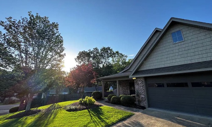 Starkville Casa | Peaceful, newly renovated 3 bedroom house located less than 1 mile away from MSU