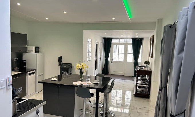 Le Dorat Casa | 1712Villacarre Holiday Gite
