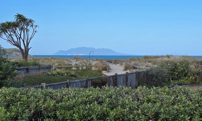 Omaha Casa | Practically beachfront at Omaha