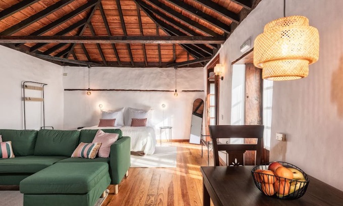 Brena Alta Chalet De Esquí | Tango by Huskalia - Finca El Ingeniero