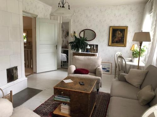 Vindeln Apartamento | Stay in Skogmästarvillan Hear the roar of the Vindelälven river