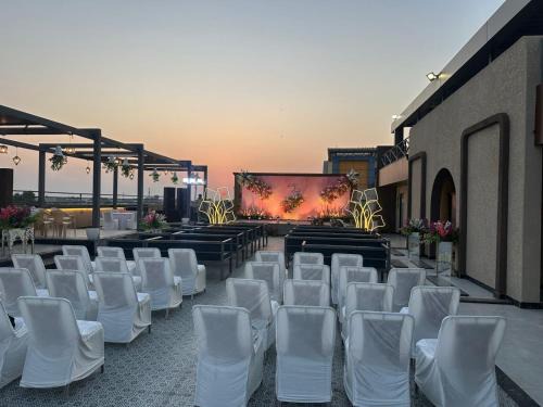 Dausa Casa | Pinky Hotel