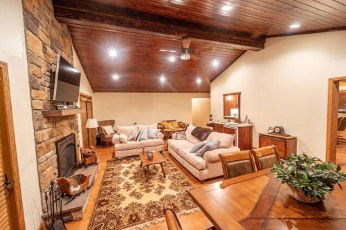 Champion Casa | Champion Charmer - Spacious Backyard with Grill home