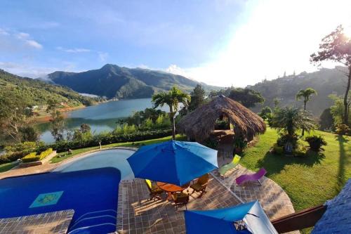 Calima Casa | Casa en Lago Calima Cartuja Holguin