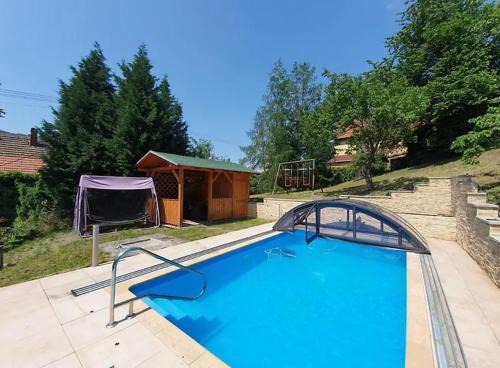 Usti nad Labem-Strekov Casa | #3 room with double bed in a villa with nice pool