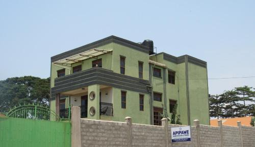 Entebbe Cama Y Desayuno | Apipawe Guesthouse & Tours