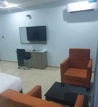 Wuse 2 Hotel | Golphins Suites & Hotel