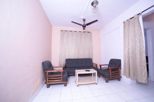 Thane West Apartamento | Comfortable 2BHK in Brahmand Area