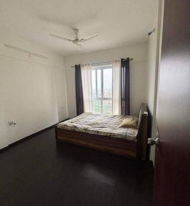 Kharadi Apartamento | Modern and Homely Apartment