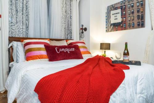 Ermita Casa | Manila Chic London Street, coffee bar Oceanview