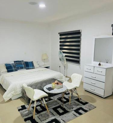 Ofin Cama Y Desayuno | 3BEDROOM APARTMENTs DESAY VILLA