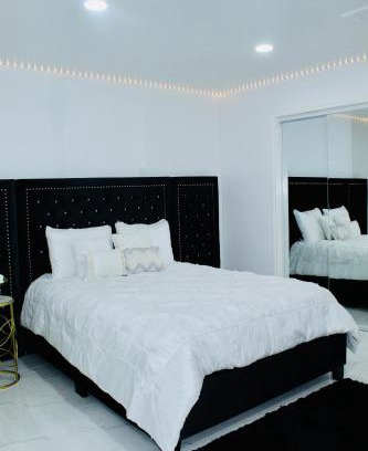 Humble Casa | Luxury Studio only 5 miles to IAH