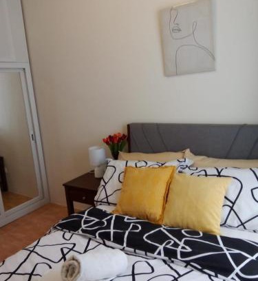 Santolan Apartamento | Cozy 2BR apartment