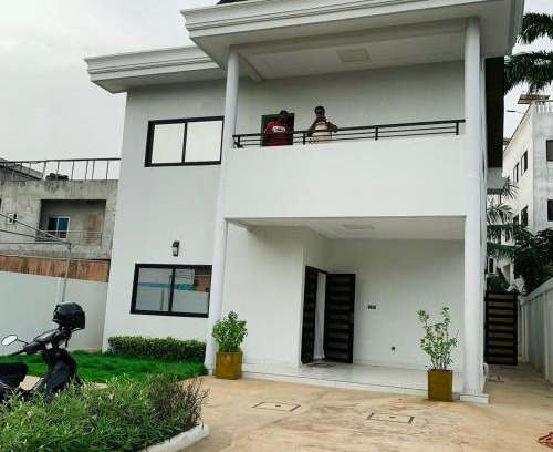 Abomey-Calavi Villa | Charly Arconville i