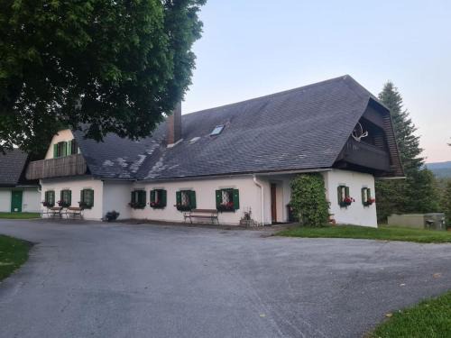 Modriach Apartamento | Uriges Landgasthaus in Modriach