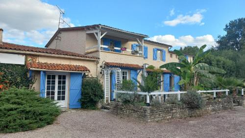 Verteuil-sur-Charente Cama Y Desayuno | à La Paloma
